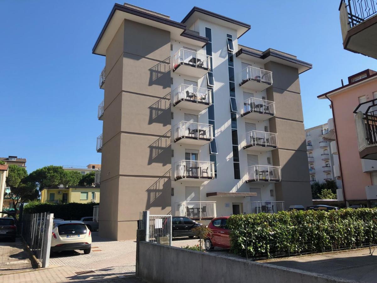 Residence Alba D'Oro Solo Famiglie Лидо-ди-Езоло Экстерьер фото
